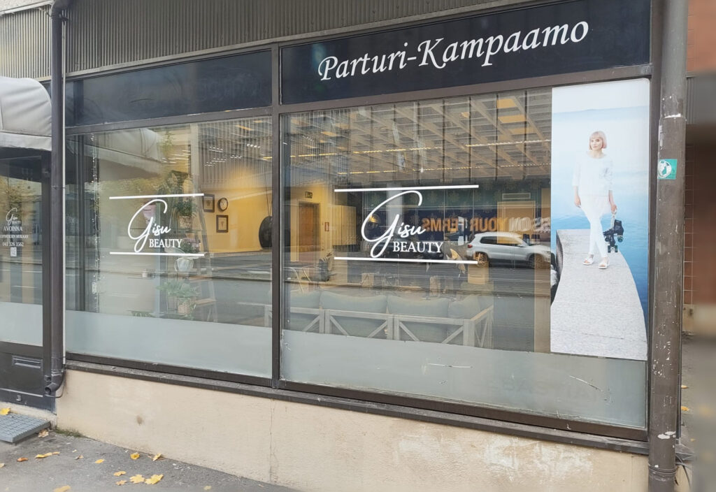 Ikkunateippaus parturi-kampaamo
