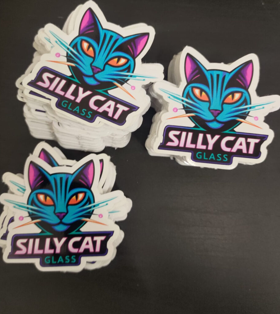 Muotoonleikatut logotarrat Sillycat