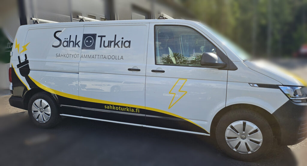 Pakettiauton mainosteippaus Sähkö Turkia